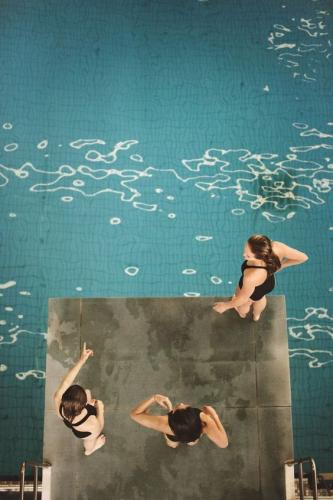 DEVINEZ COMBIEN de LITRES de PIPI il y a dans une PISCINE ?