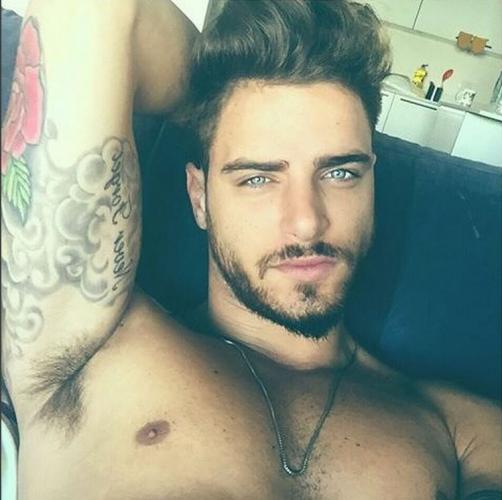 Un INSTAGRAM rempli d'HOMMES NUS fait le BUZZ