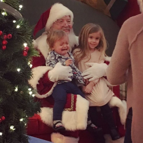 PHOTOS : quand le PÈRE NOËL fait PLEURER les ENFANTS