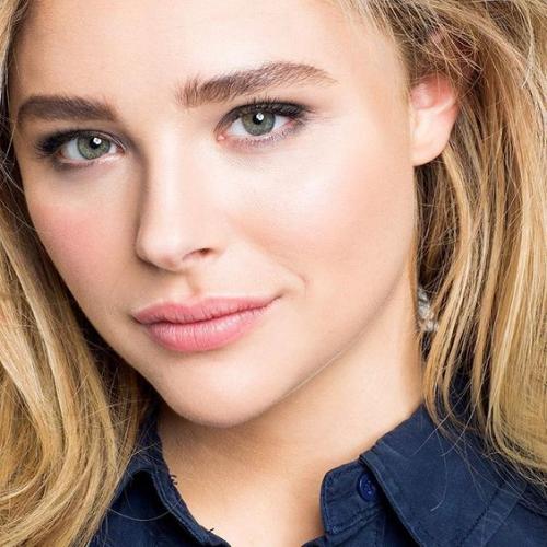 CHLOË GRACE MORETZ : son TRAITEMENT SECRET pour une PEAU PARFAITE