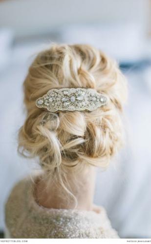 COIFFURE de FÊTES : chic avec des ACCESSOIRES