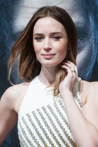 Voici celle qui va reprendre le rôle de MARY POPPINS