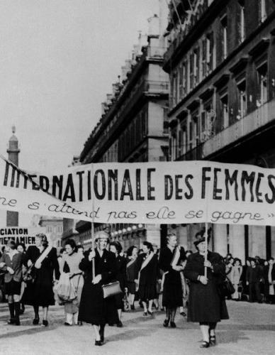 Ça vient d’où la JOURNÉE DES FEMMES ?