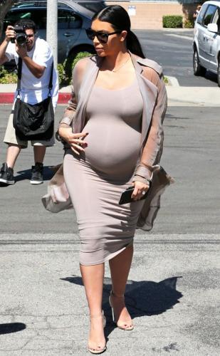 OMG : le plus GROS ventre de FEMME ENCEINTE au MONDE !