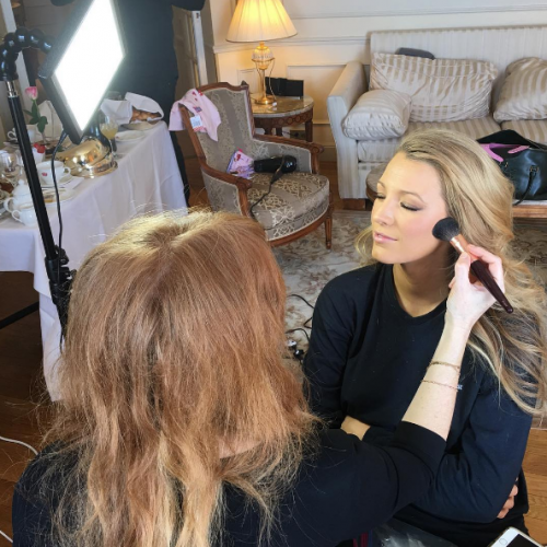 BLAKE LIVELY DÉVOILE son ÉTRANGE ASTUCE MAQUILLAGE