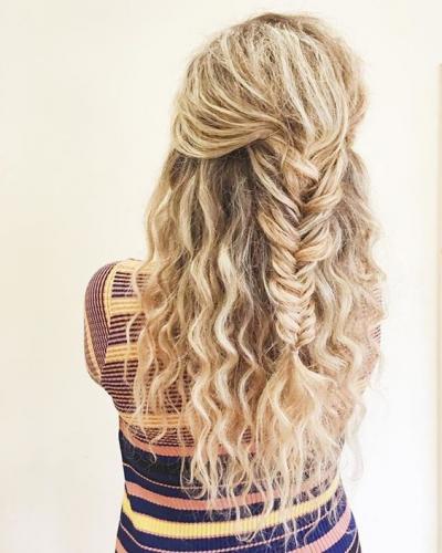 CHEVEUX : les COUPES qui METTENT vos BOUCLES en VALEUR