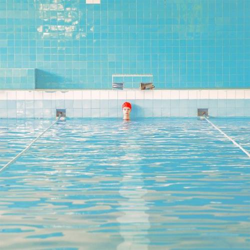 DEVINEZ COMBIEN de LITRES de PIPI il y a dans une PISCINE ?