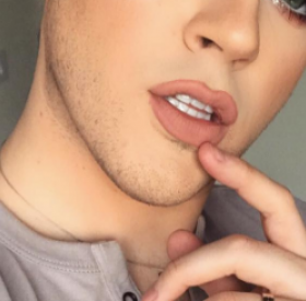 MAYBELLINE : sa CAMPAGNE CHOC avec un MANNEQUIN pas COMME les AUTRES !