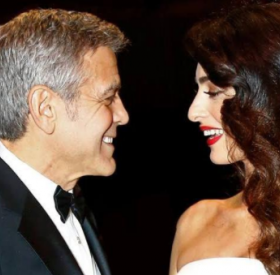 JUMEAUX CLOONEY : leur POINT COMMUN dingue avec les BÉBÉS ROYAUX