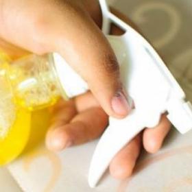 GARE à ces PRODUITS d'ENTRETIEN NOCIFS épinglés par 60 millions de consommateur