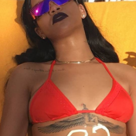 SENTIR COMME RIHANNA coûte 260 DOLLARS