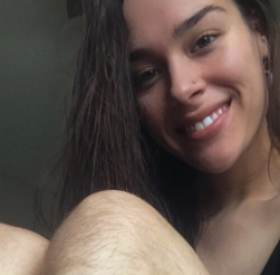 Elle arrête de s'ÉPILER pendant 1 AN pour MONTRER la BEAUTÉ des FEMMES au NATUREL