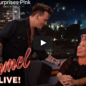 Quand PINK perd tous ses moyens face à JOHNNY DEPP !