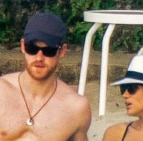 Le PRINCE HARRY et MEGHAN MARKLE s'EXHIBENT en public