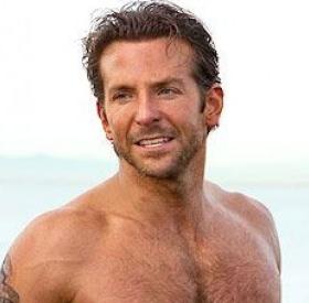 BRADLEY COOPER : la PREMIÈRE PHOTO du BÉBÉ est SORTIIIIE