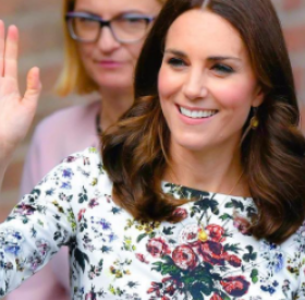 KATE MIDDLETON et sa ROBE rouge sooooo FRENCH ! #BrigitteBardot 