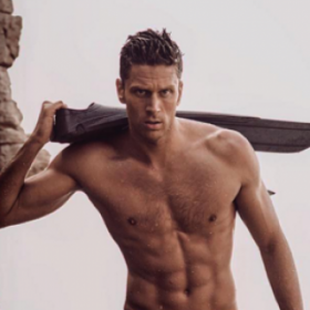 LUCA DOTTO : le BEAU GOSSE des bassins !