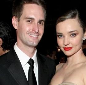 MIRANDA KERR dévoile LES PHOTOS de sa ROBE de MARIÉE !