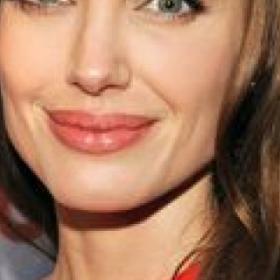 ANGELINA JOLIE devient PROF !