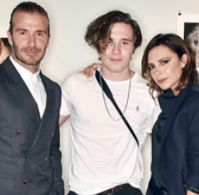 BROOKLYN BECKHAM : nouvelle GIRLFRIEND présentée à MÔMAN