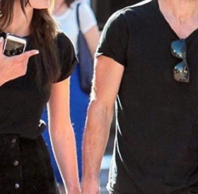 Ce COUPLE STAR de SÉRIE est à NOUVEAU ENSEMBLE !