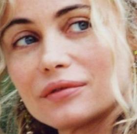 La FILLE d'EMMANUELLE BÉART est aussi BELLE que sa MÔMAN