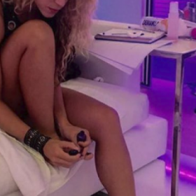SHAKIRA et sa PHOTO GÊNANTE sur INSTAGRAM (SEXTOY ? Pas SEXTOY ?)