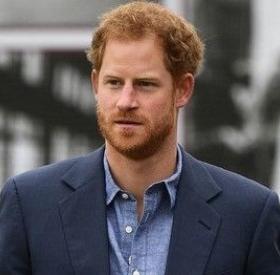 La SURPRISE FOLLE du PRINCE HARRY à sa PETITE AMIE