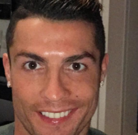 CRISTIANO RONALDO : PREMIÈRE PHOTO avec ses BÉBÉS !