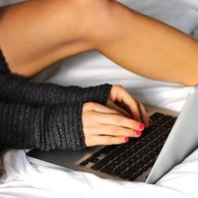 ALERTE ! CACHEZ IMMÉDIATEMENT la WEBCAM de votre ORDINATEUR !