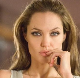 ANGELINA JOLIE fait son GRAND RETOUR !