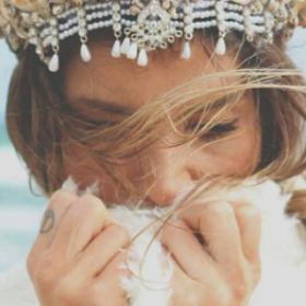 CHEVEUX : EXIT la COURONNE de FLEURS, place à la COURONNE de SIRÈNE !