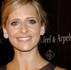 GEORGE MICHAEL : le TWEET FOIREUX de SARAH MICHELLE GELLAR !