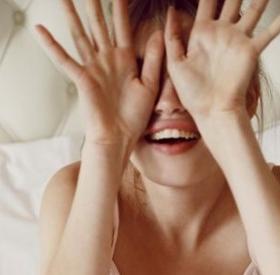 SANTÉ : Ces MAUVAISES HABITUDES à SUPPRIMER IMMÉDIATEMENT !