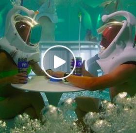 DINGUE : la première BOITE DE NUIT AQUATIQUE !