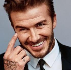 Le MAN BUN de DAVID BECKHAM nous donne CHAUUUUD !