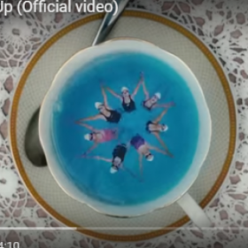 Le NOUVEAU CLIP SURRÉALISTE de COLDPLAY !