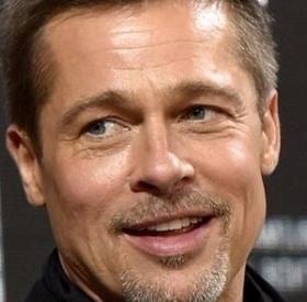 BRAD PITT est de RETOUR plus SEXY que JAMAIS !