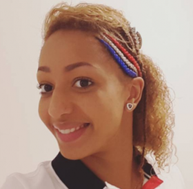 ESTELLE MOSSELY a ACCOUCHÉ et on a la PREMIÈRE PHOTO du BÉBÉ !