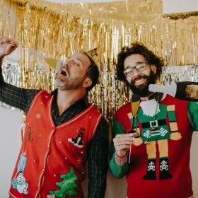 Pourquoi on aime les Pulls Moche de Noël ? Quand la mode rencontre l'humour festif!