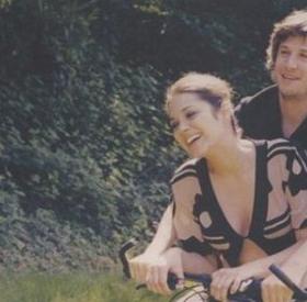 Le petit jeu entre CANET et COTILLARD sur INSTAGRAM est à mourir de rire !