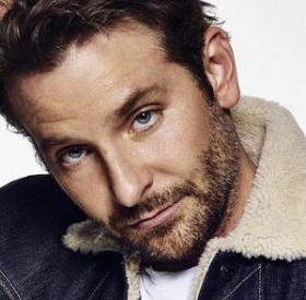 BRADLEY COOPER est officiellement FIANCÉ !