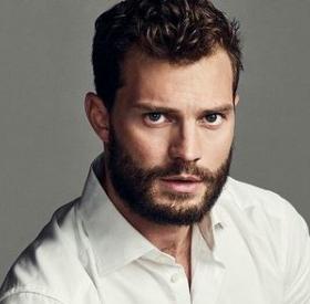 VIDÉO : JAMIE DORNAN dit TOUT sur l'ALCOOL