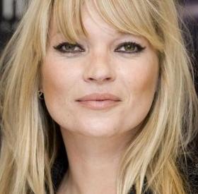 KATE MOSS, NUE et 43 ans : les PHOTOS qui nous font BAVER !