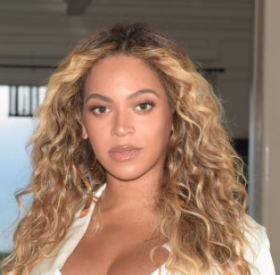 BEYONCE : le look ULTRA MOULANT qui nous FAIT MAL pour ELLE !