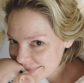 KATHERINE HEIGL : la PHOTO CRAQUINETTE de son TOUT PETIT