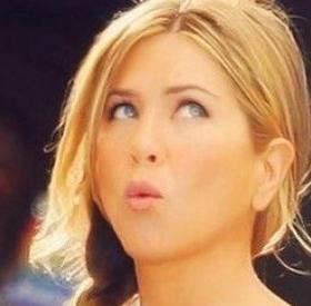JENNIFER ANISTON en BIKINI à 48 ans !! (bluffant !)