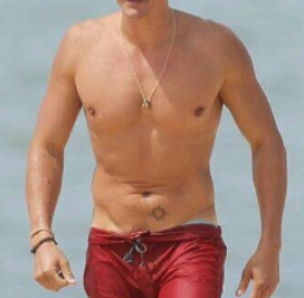 Cet ACTEUR UUUUULTRA SEXY en VACANCES chez NOUS !