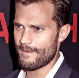 JAMIE DORNAN : la BOSSE dans son caleçon qui fait son (GROOOOS) EFFET