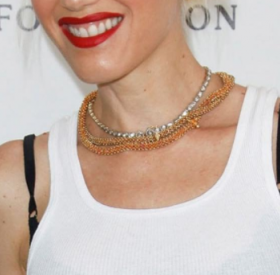 Cette CHANTEUSE de 47 ans est ENCEINTE ?!